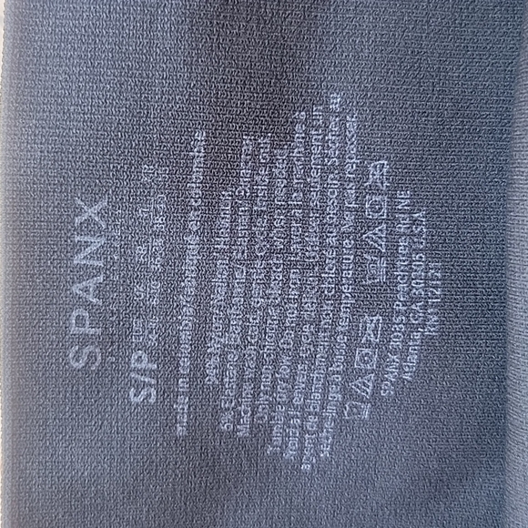 Spanx Camo Look at Me Now Seamless Cropped Leggings Size Small - Picture 5 of 5